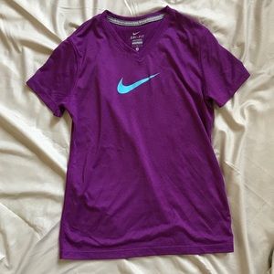 Nike Girls shirt 👚